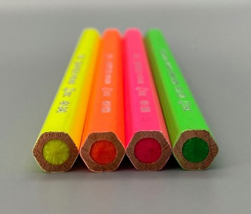 4549 caran d ache fluo maxi kleurpotlood5